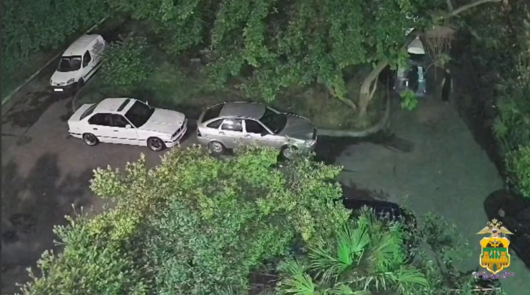 8000 рублей и пять лет тюрьмы: двое жителей Сочи попались на краже из машины