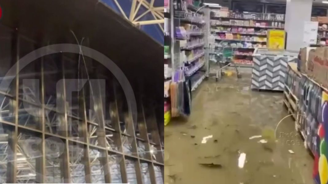 Ливень залил супермаркет в Адлере и привел к протечке крыши в аэропорту Сочи — видео
