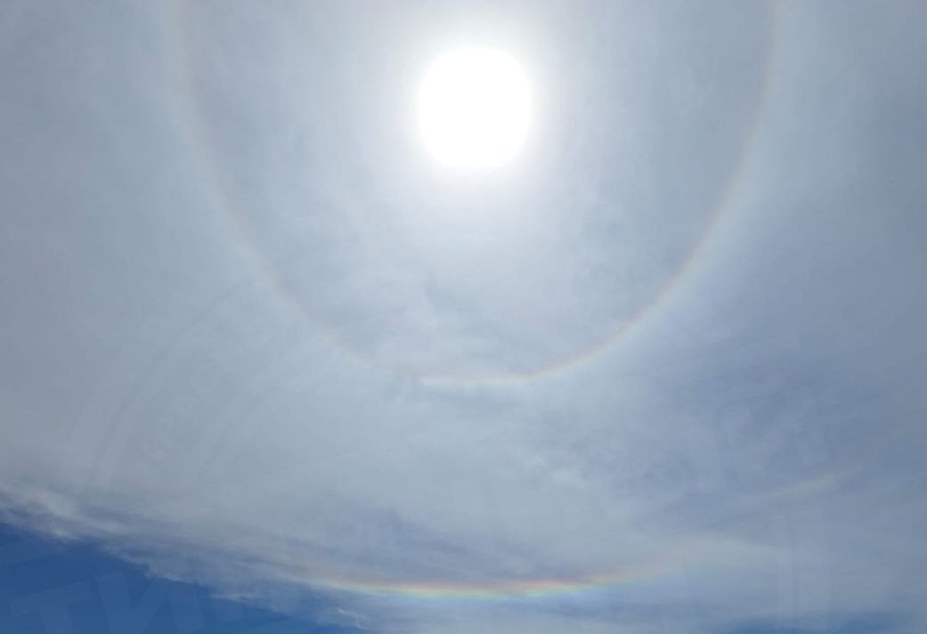 Сказочные небеса: в Сочи запечатлели уникальное оптическое явление — видео