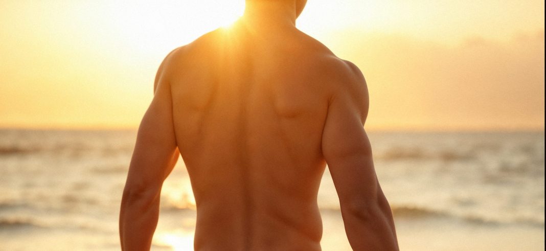 Правоохранители Сочи призвали к ответственности отдыхающего, который ходил по пляжу без одежды