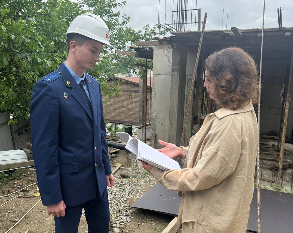 Прокуратура Сочи требует снести выявленный 92-метровый самострой