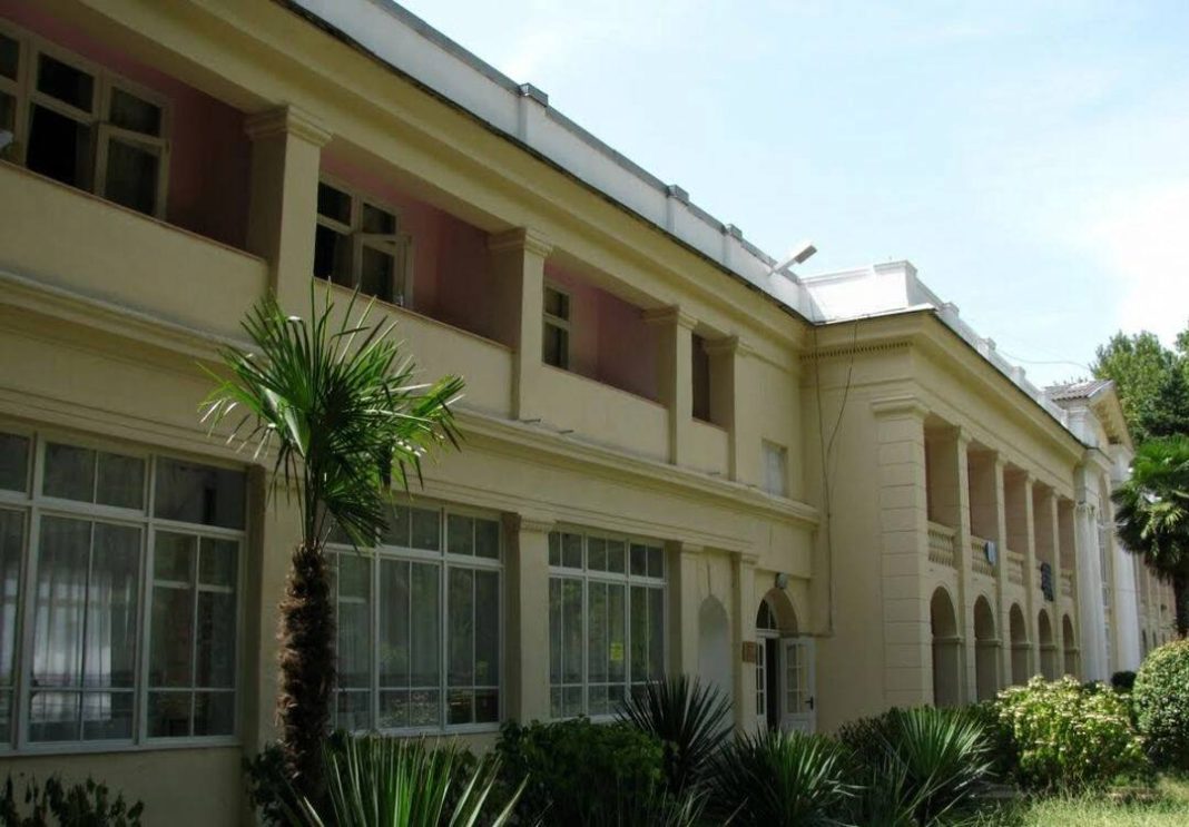 Санаторий «Лазаревское» в Сочи выставлен на торги за 365 млн рублей