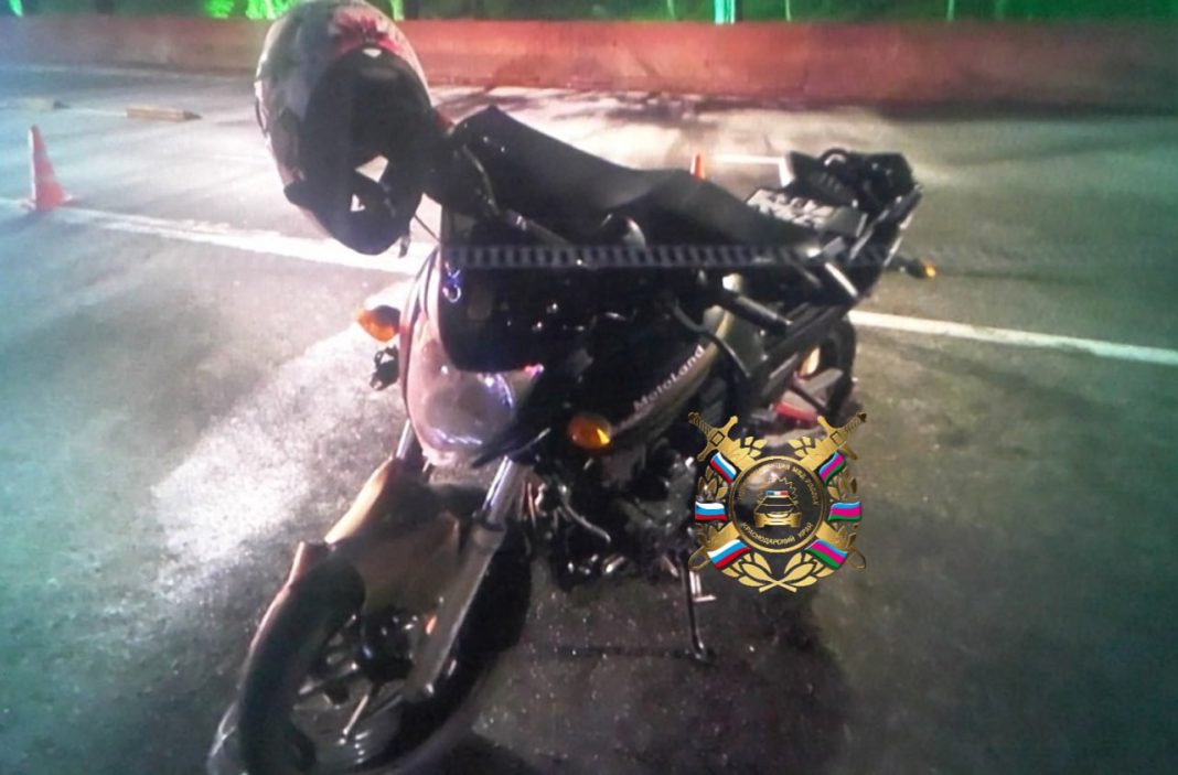 38-летняя мотоциклистка угодила в аварию на трассе «Джубга – Сочи»