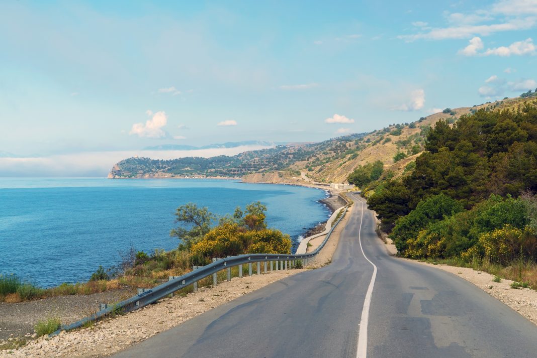 Прямое автобусное сообщение свяжет Сочи и Крым