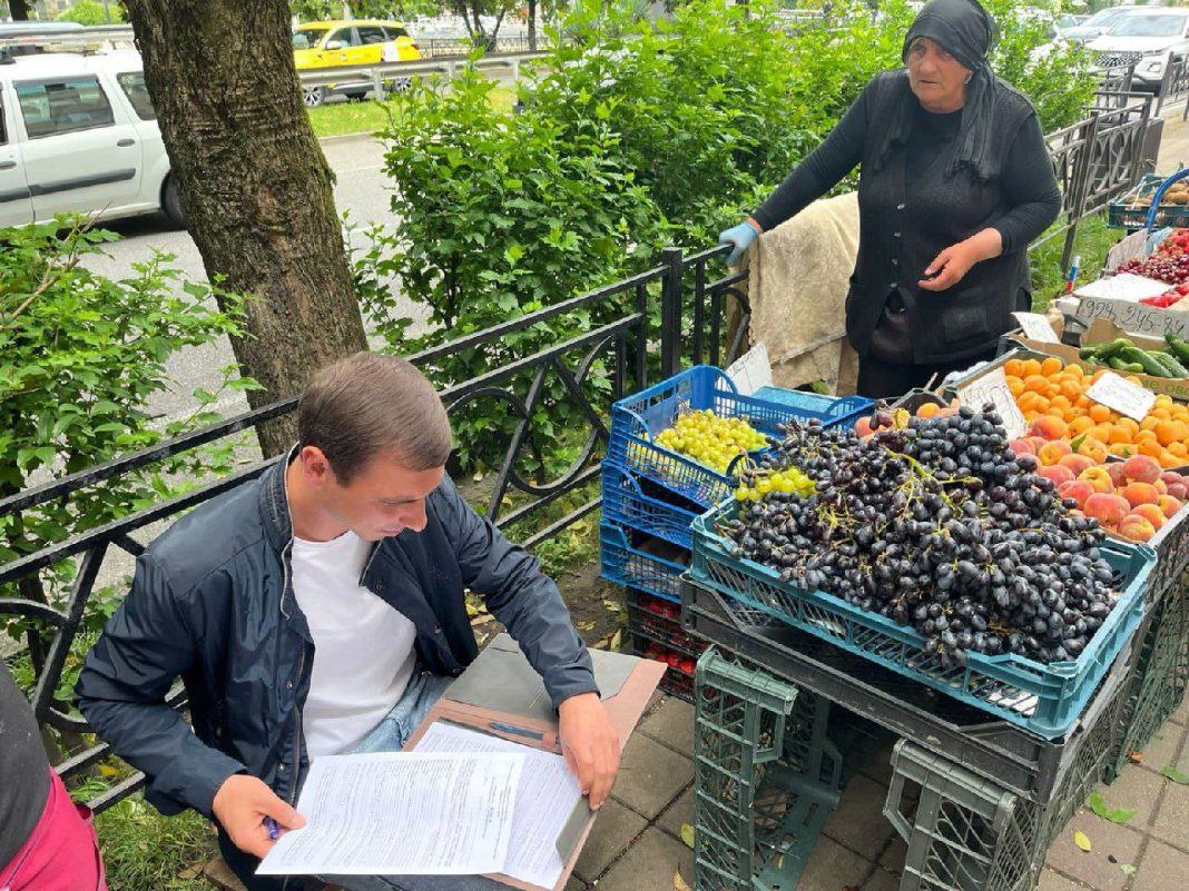 В Сочи усилен контроль за уличной торговлей: выявлены 11 нарушений