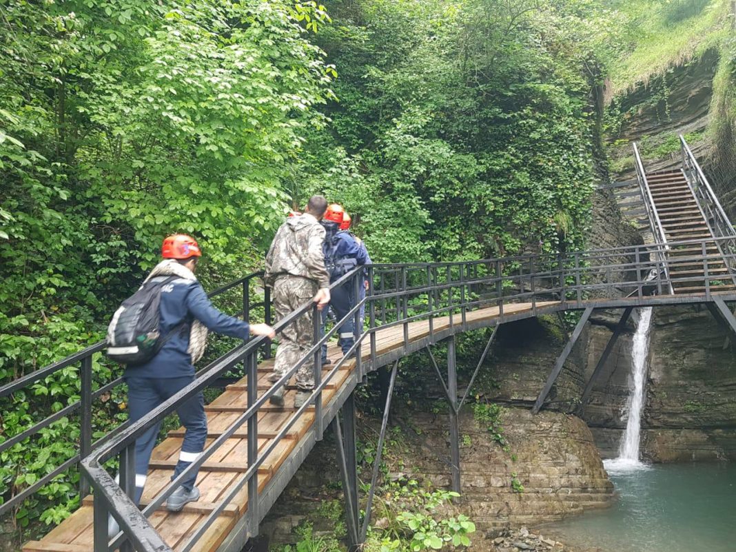 Водопад Псыдах в Сочи теперь доступнее: завершены работы по укреплению тропы