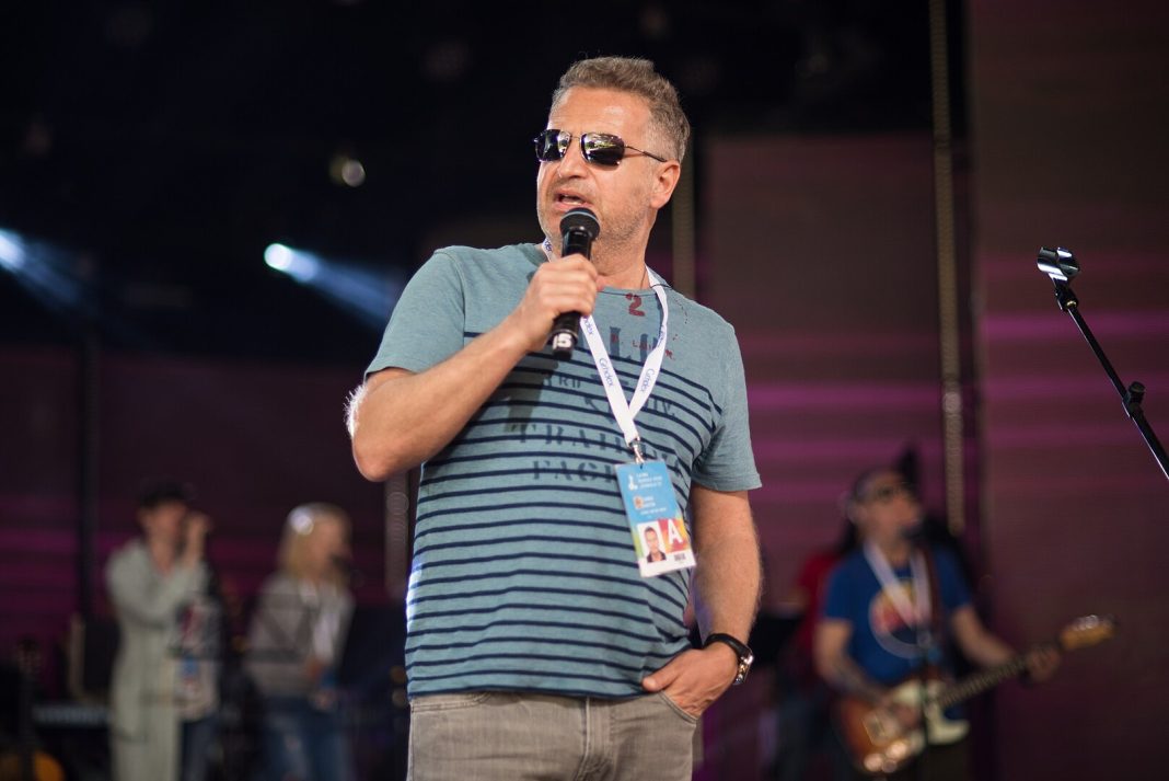 Леонид Агутин устроил концерт на борту рейса из Москвы в Сочи