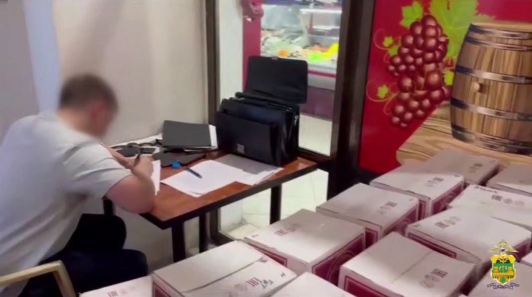 Нелегальный алкогольный склад в Сочи: изъято 12 тонн вина и коньяка