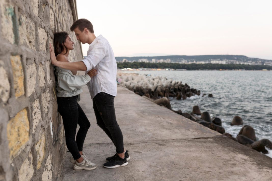 Сочи стал лидером по числу курортных романов среди туристов