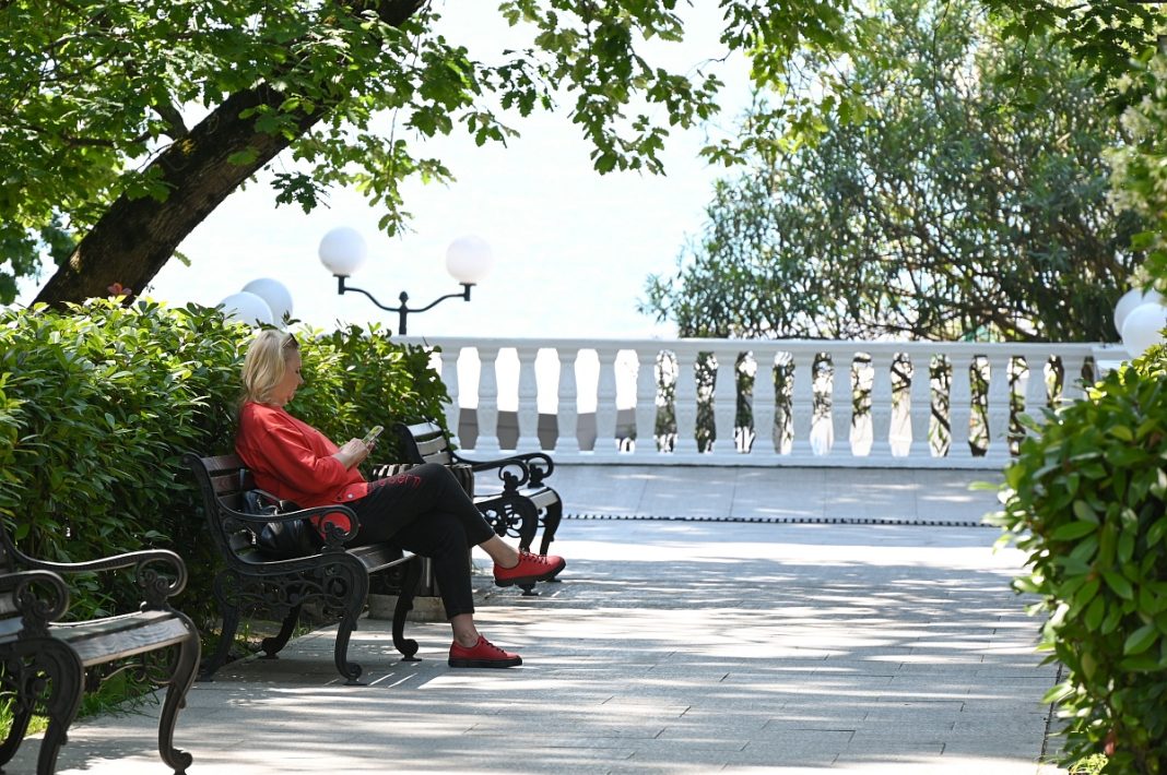 178 тысяч туристов одновременно: Сочи встречает летний наплыв