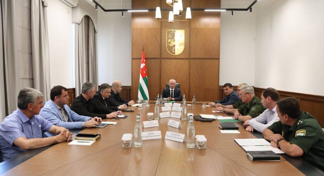 Украинские дроны у границы Абхазии: власти принимают меры