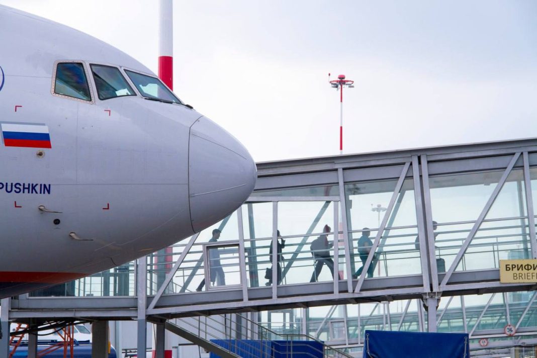 Пьяный дебош из-за рейса в Сочи устроила пара в аэропорту Екатеринбурга