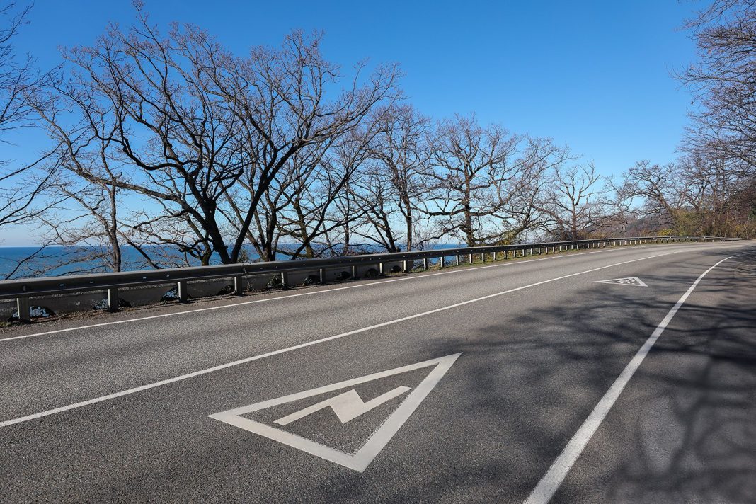 Ремонт трассы А-147: на участке Джубга – Сочи заменят шесть километров покрытия