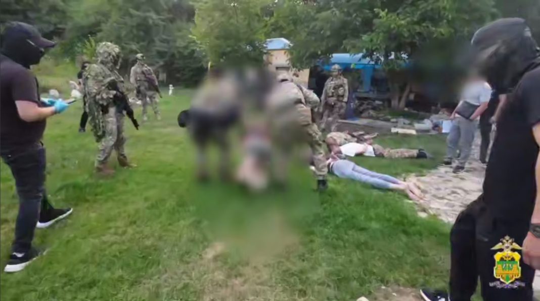 Лесное убежище с наркотиками и экстремистской пропагандой ликвидировано в Краснодарском крае