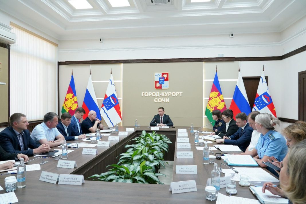 Приставы Сочи в первом полугодии завершили 73 дела по сносу самостроев