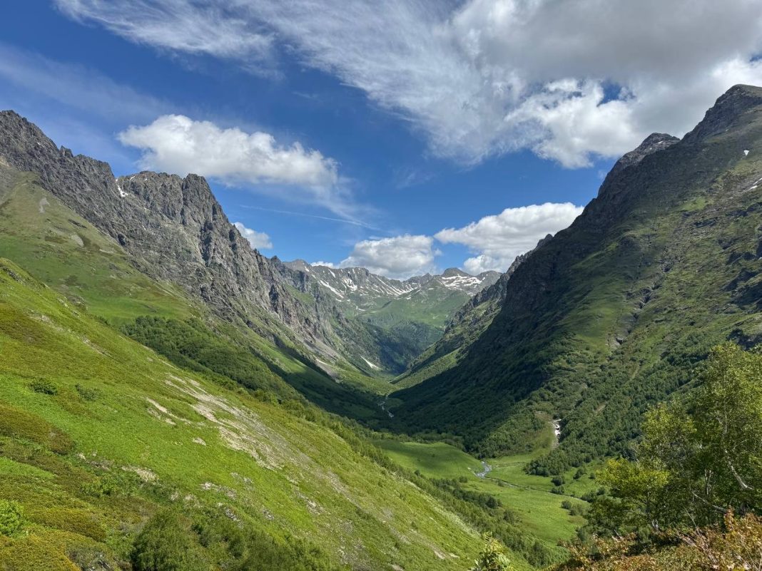 Глава МЧС Краснодарского края оценил готовность туристической тропы «Через перевал Аишха к Черному морю»