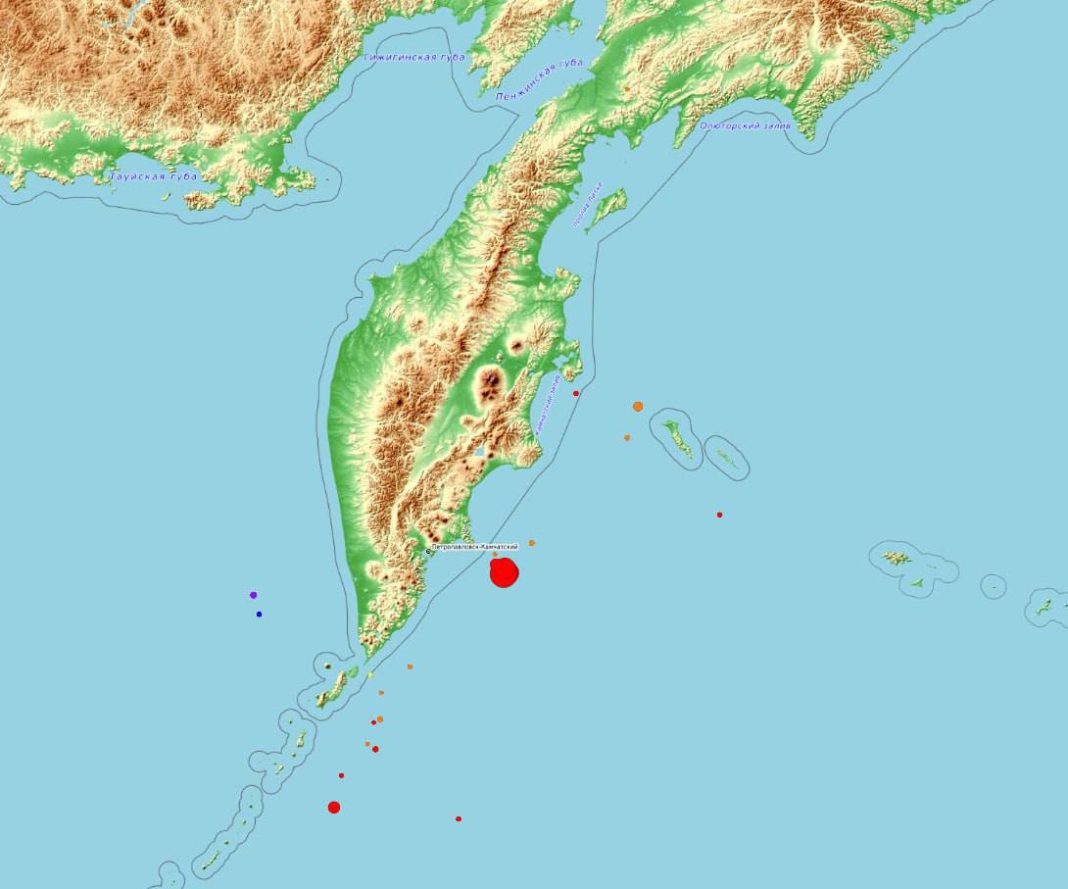 Угроза цунами на Камчатке: МЧС предупреждает о 2-метровых волнах