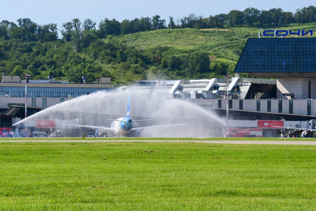 Первый рейс в Кувейт из Сочи встретили по русской традиции
