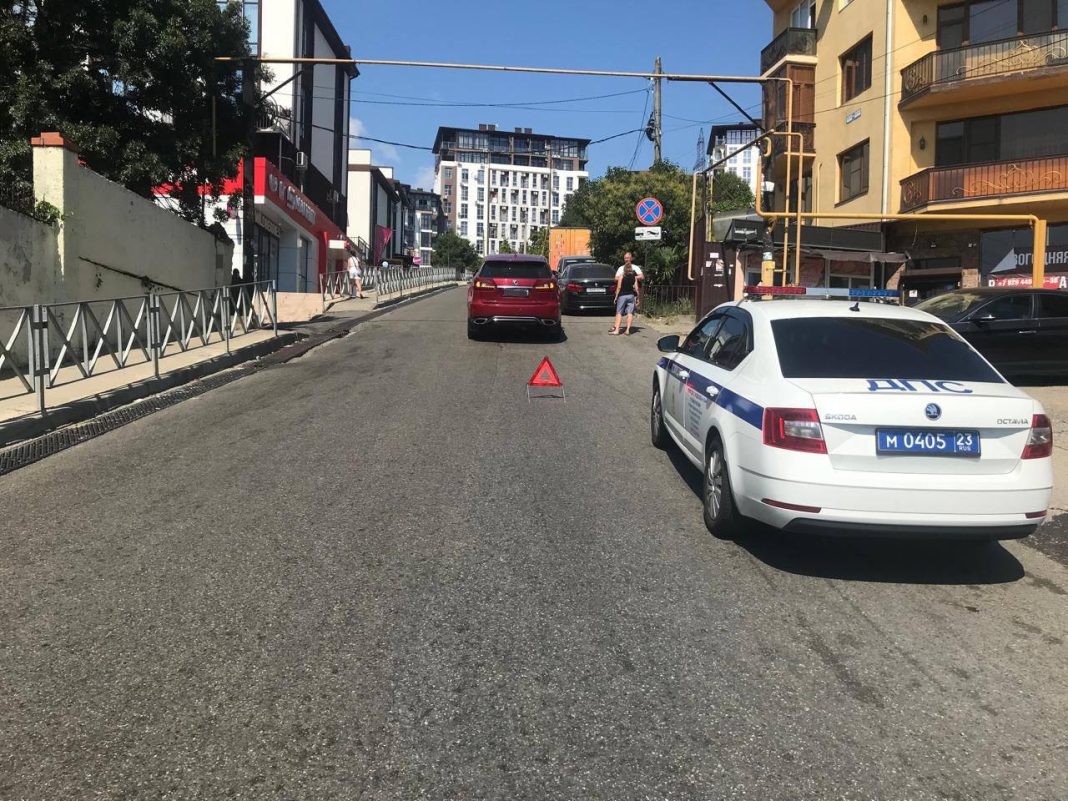 ДТП с ребенком в Сочи: пешеход переходил дорогу вне перехода