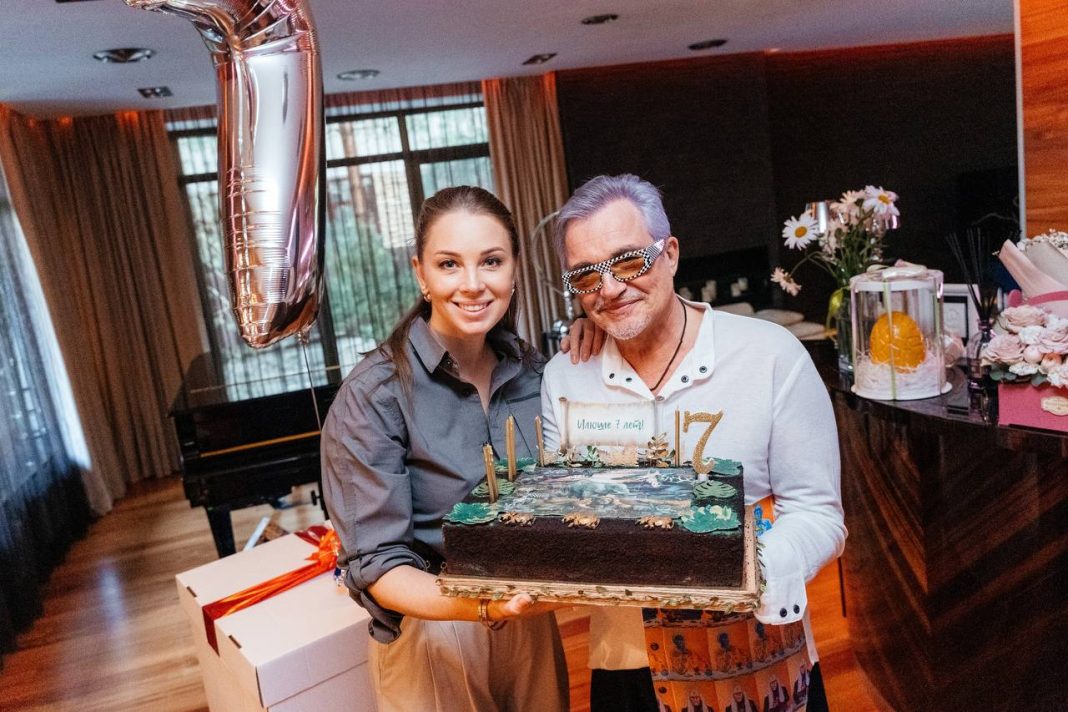 Дибров язвительно высказался об интервью жены Полины про возлюбленного