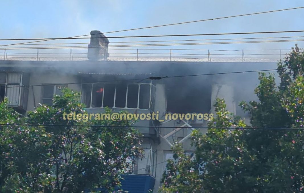 Вспышка газа могла стать причиной пожара в многоэтажке Новороссийска