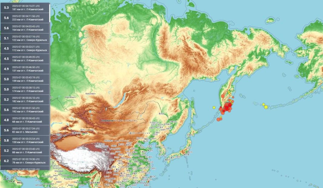 Сильнейшее землетрясение с 1952 года зафиксировано на Камчатке: угроза цунами объявлена в десятке стран