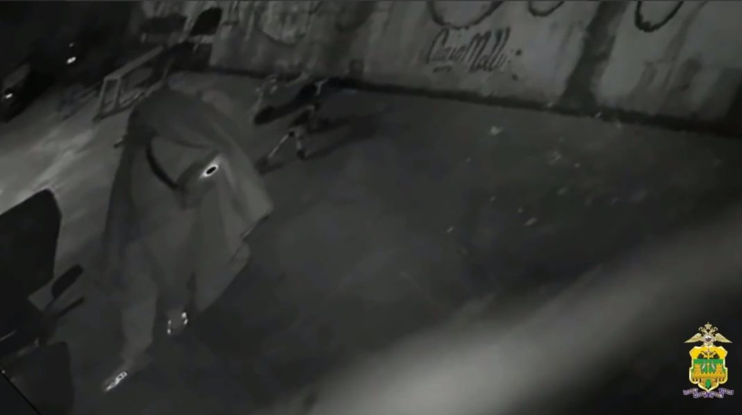 Угнал мопед с пледом на голове: серийного похитителя транспорта задержали в Сочи