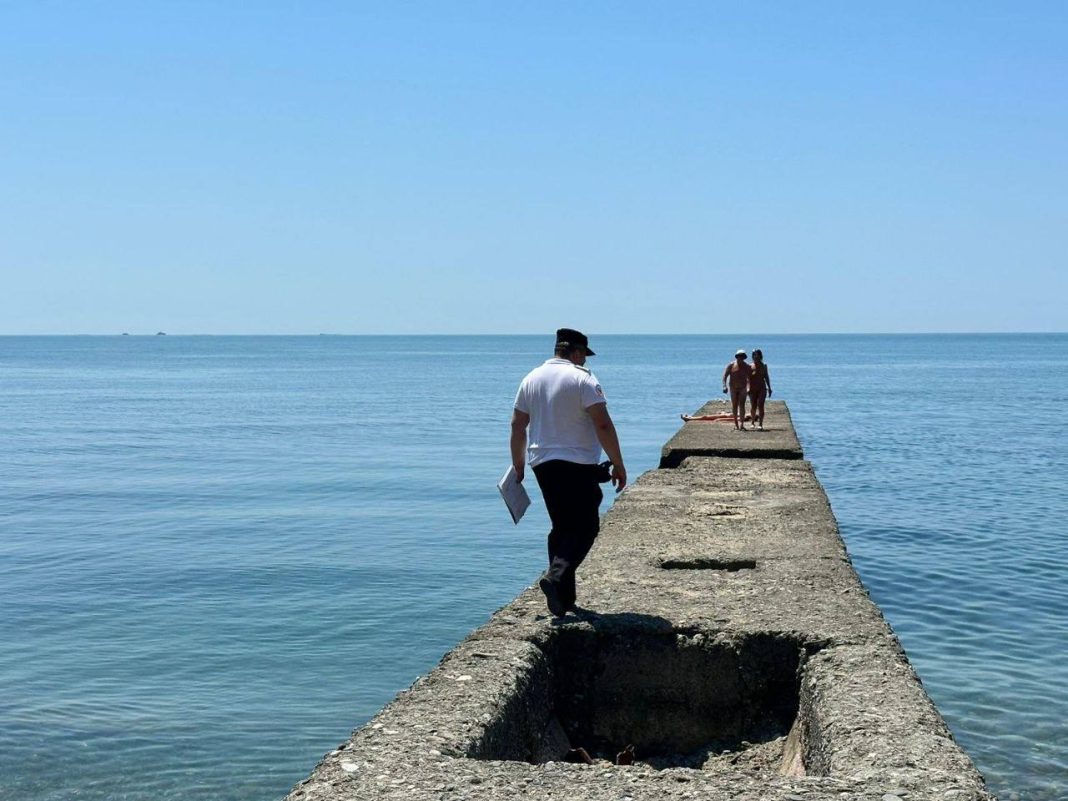 Рейд на необорудованном пляже Сочи: купальщикам грозят штрафы