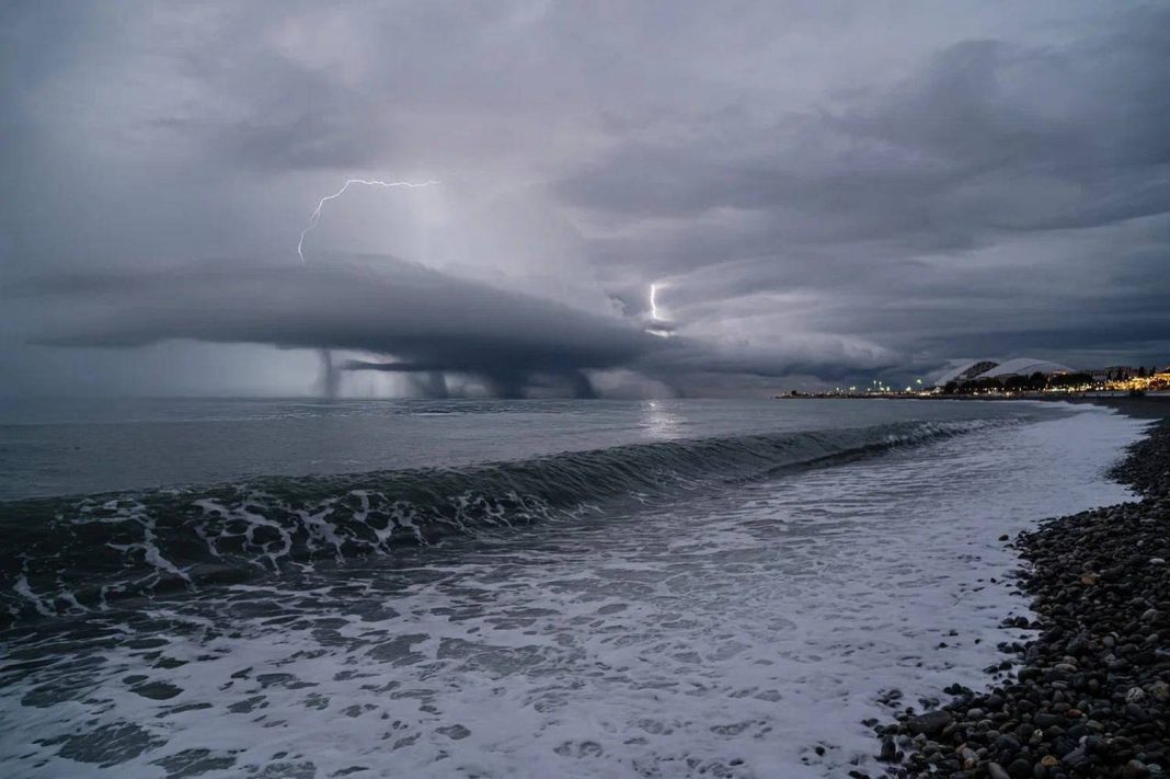 В прибрежном кластере Сочи прогнозируются смерчи