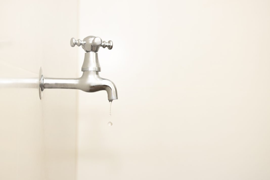 Горячую воду отключат в трёх районах Сочи: полный список адресов