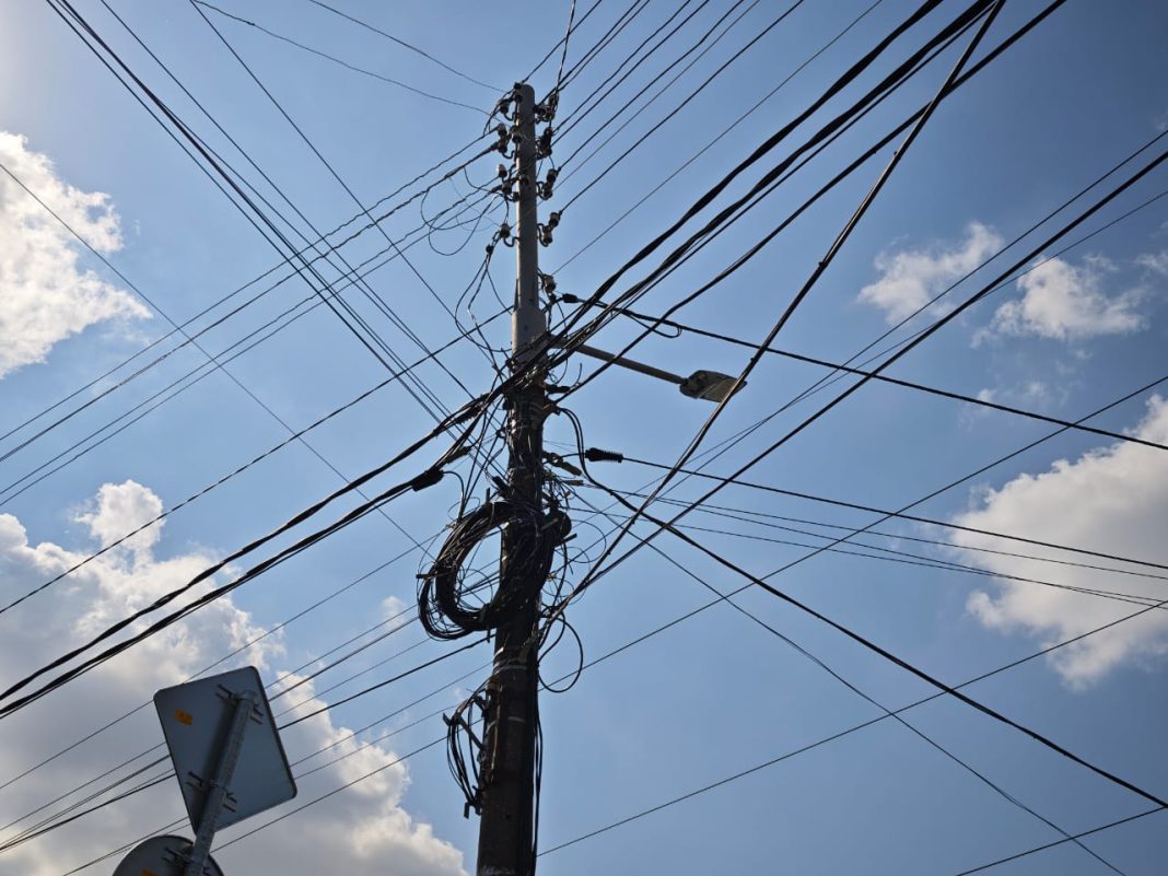 «Россети Кубань» выявили более 7 тысяч нелегальных ВОЛС на опорах ЛЭП на юге Кубани
