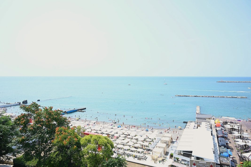 Сочи намерен сохранить летний уровень загрузки до конца сентября