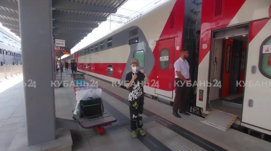 После пяти операций: мальчик из Сочи, пострадавший от хаски, вернулся домой