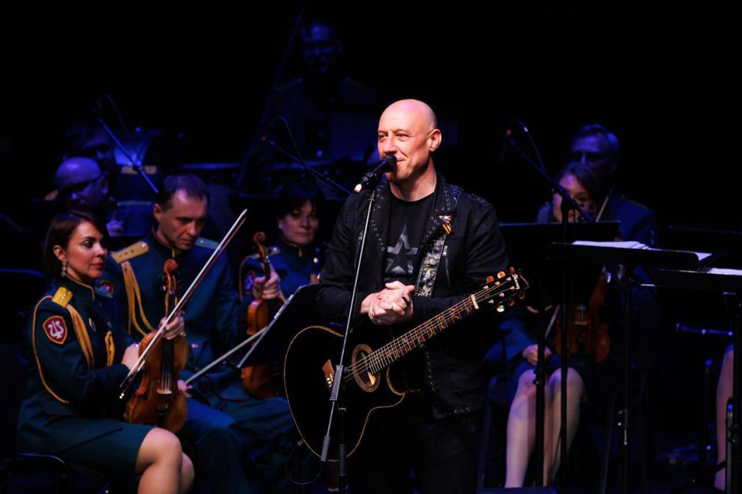 В Европе такого нет: певец Денис Майданов рассказал об отдыхе в Сочи