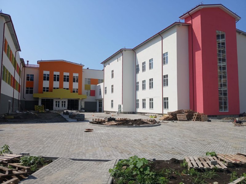 Готовность школы на улице Калараш-Малышева в Лазаревском районе Сочи превышает 80%