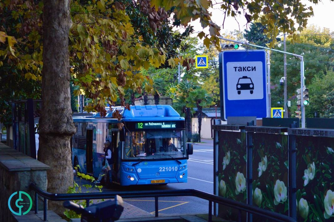 Сочи с 1 января 2026 года переходит на новые льготные проездные