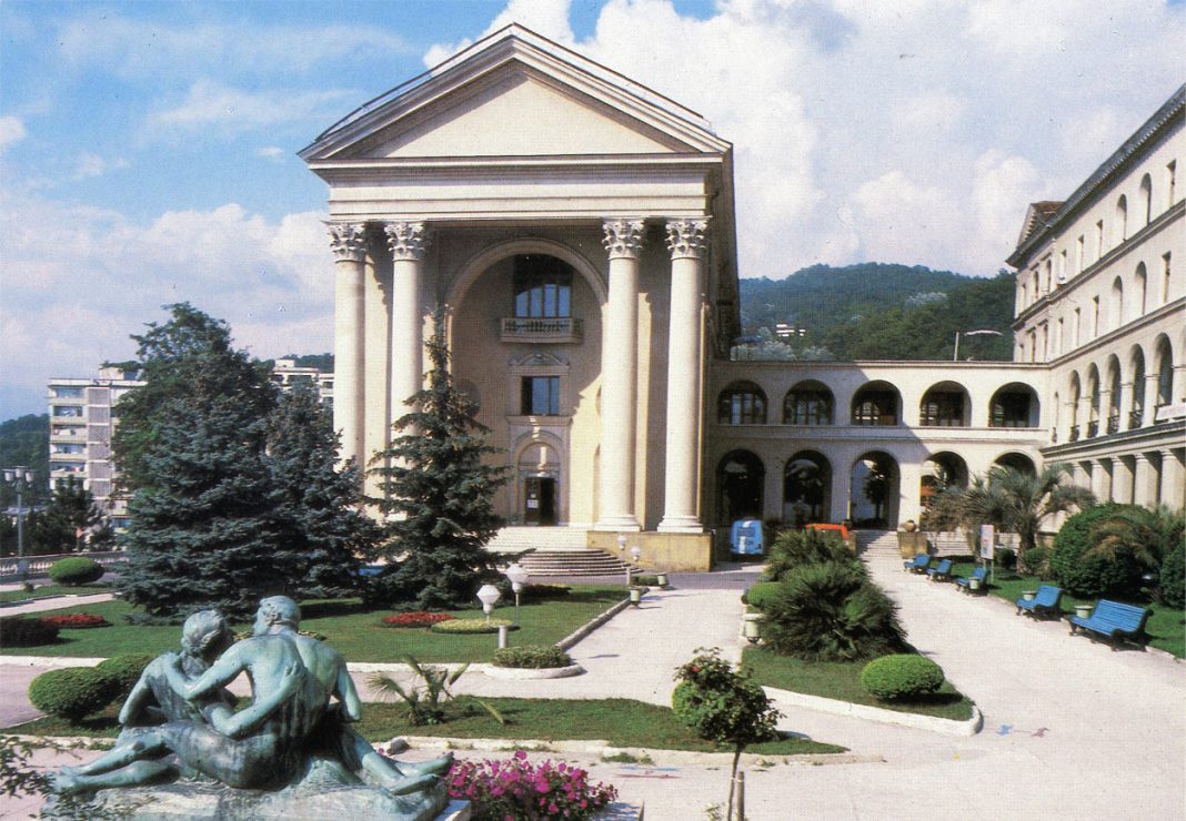 В сочинском санатории «Волна» отреставрируют фонтаны