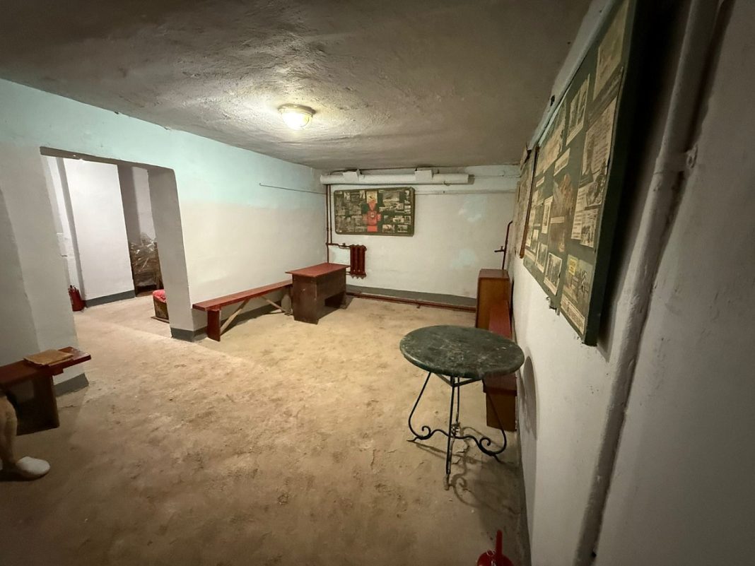 Расчистка подвалов многоквартирных домов в Сочи продолжается: их могут использовать как убежища