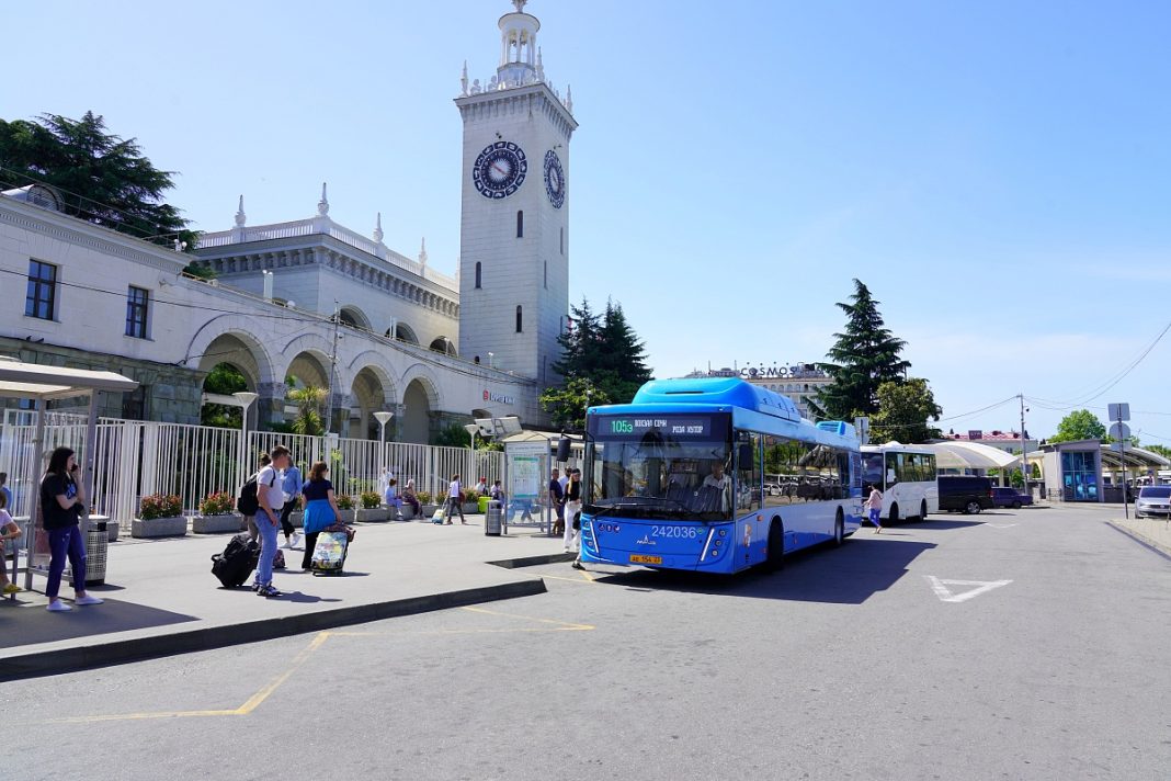В дни Пасхи и Радоницы транспорт в Сочи продлят до 04:00