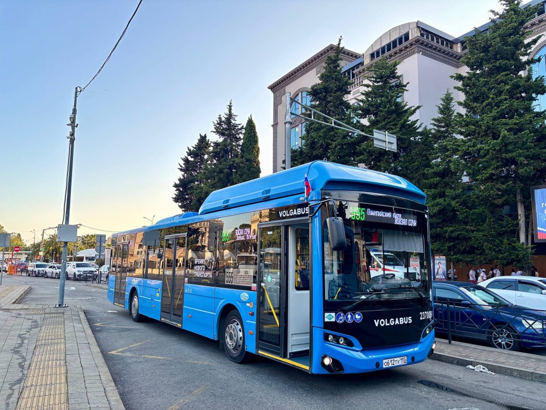 Автобусы №131, №535 и №555 временно меняют маршрут в Сочи из-за перекрытия улицы Авиационной