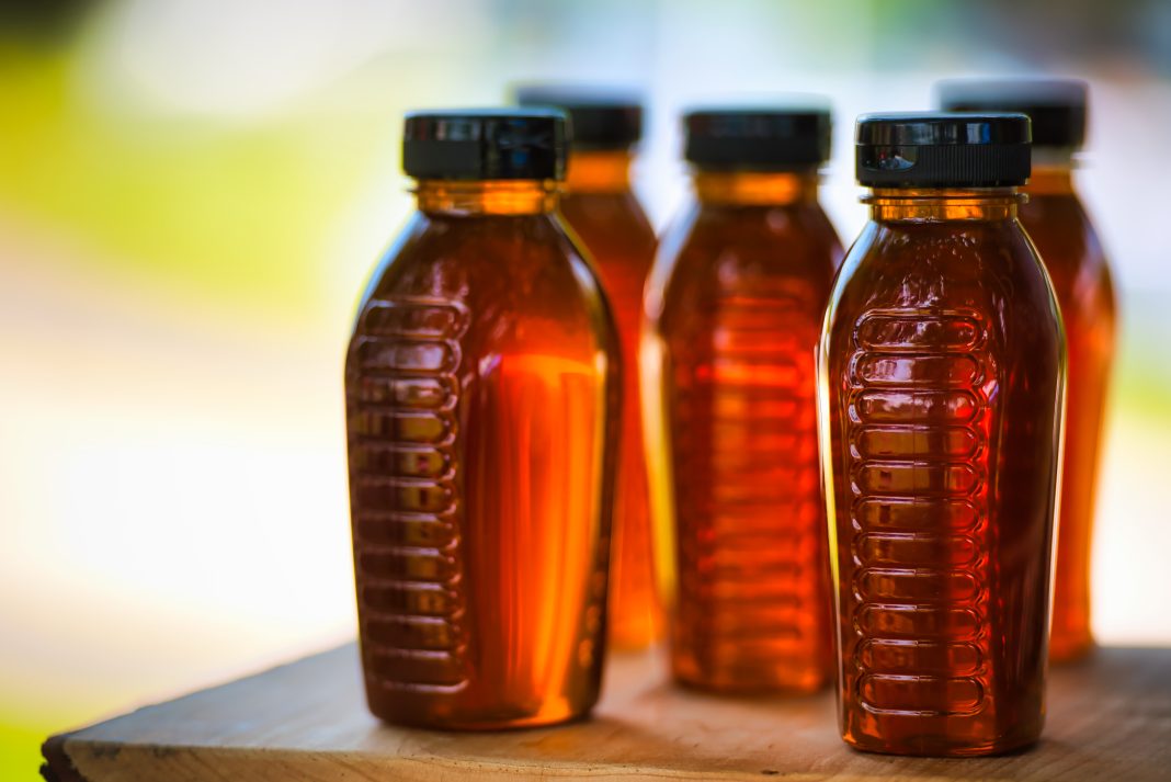 Полицейские Сириуса задержали граждан, подозреваемых в продаже «смертельного» алкоголя