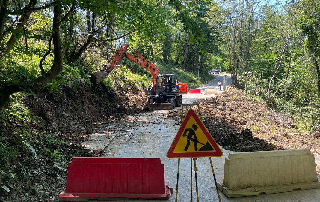 Почти 152 млн рублей потратят на восстановление оползневого участка в Адлере