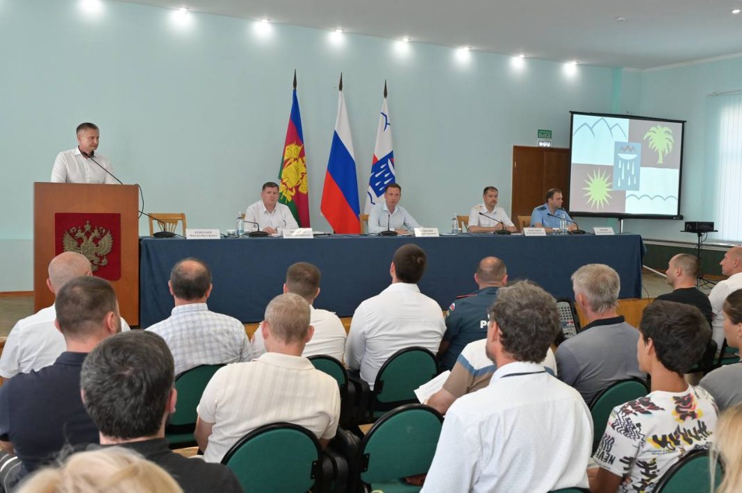 Сочи развивает инфраструктуру: в Зубовой Щели обсудили газификацию, ремонт дорог и безопасность