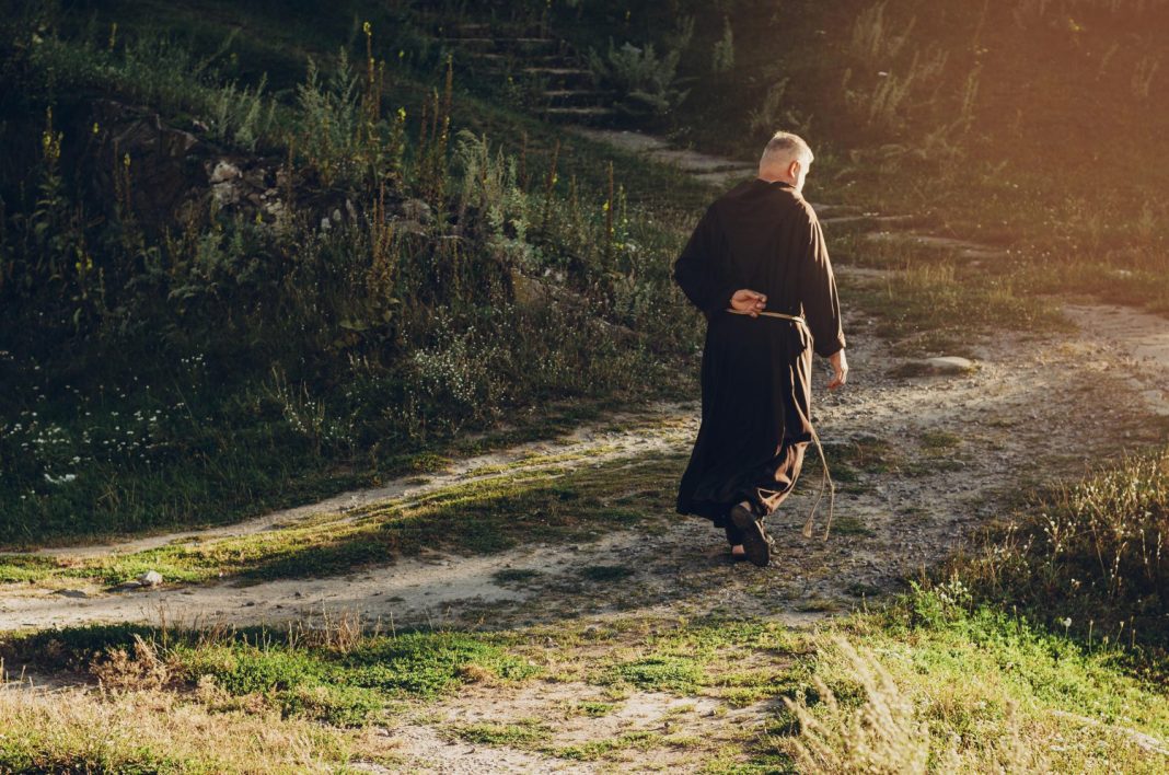 «Вся Европа полетит от дубины русской»: монах из Донбасса предупреждал о войне и пробуждении медведя