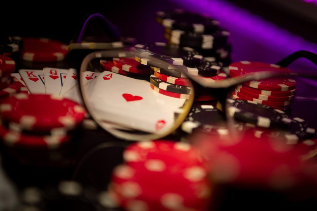 Нелегальный покерный клуб в центре Сочи ликвидировала полиция