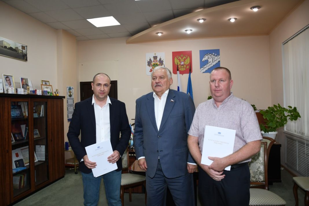 Депутат Константин Затулин провел прием в Белореченском районе