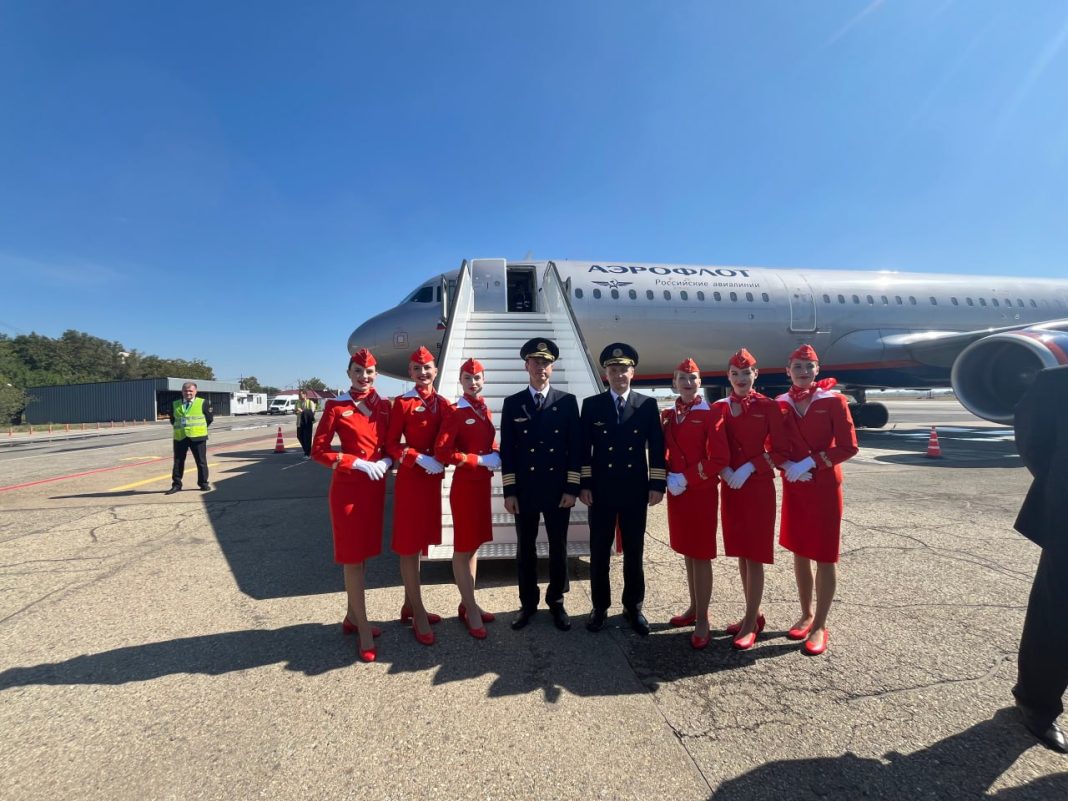 Первый за три года самолет приземлился в аэропорту Краснодара