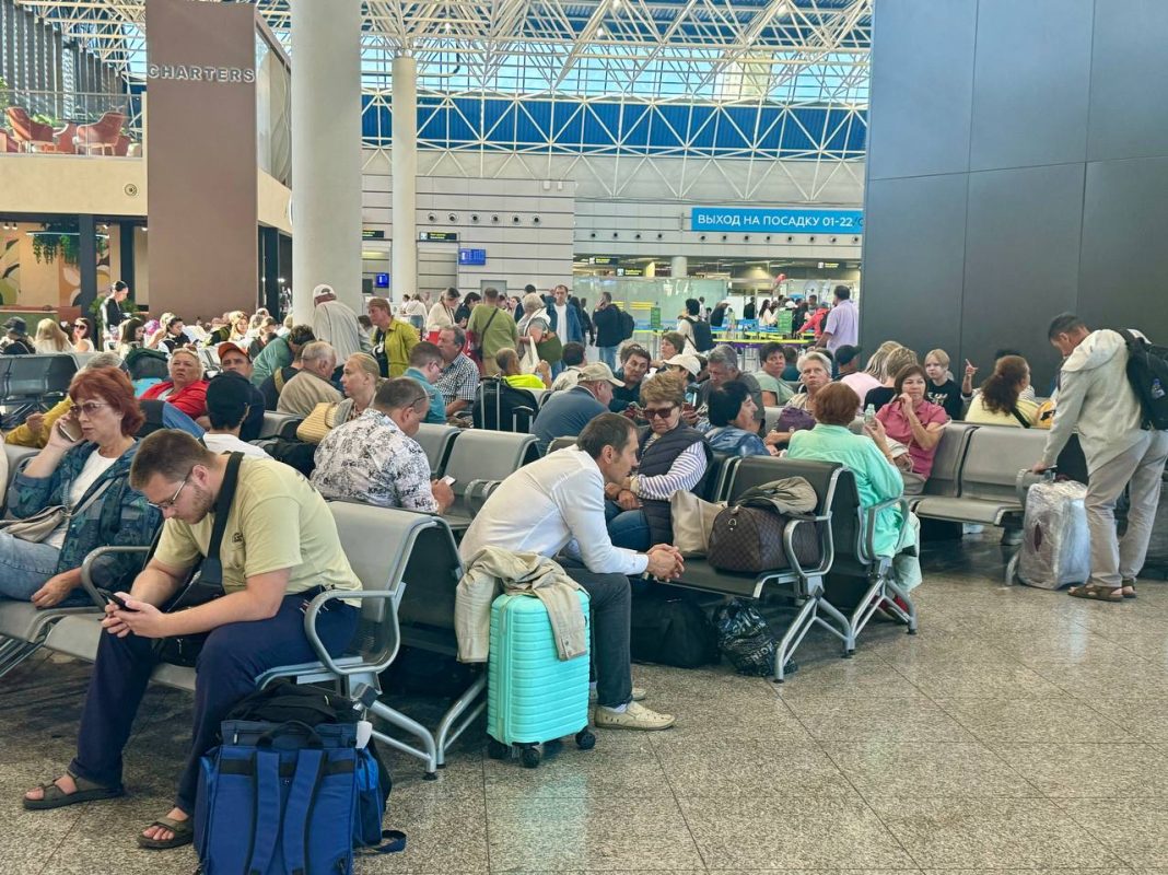 В Сочи отменили угрозу атаки БПЛА: аэропорт работает с ограничениями