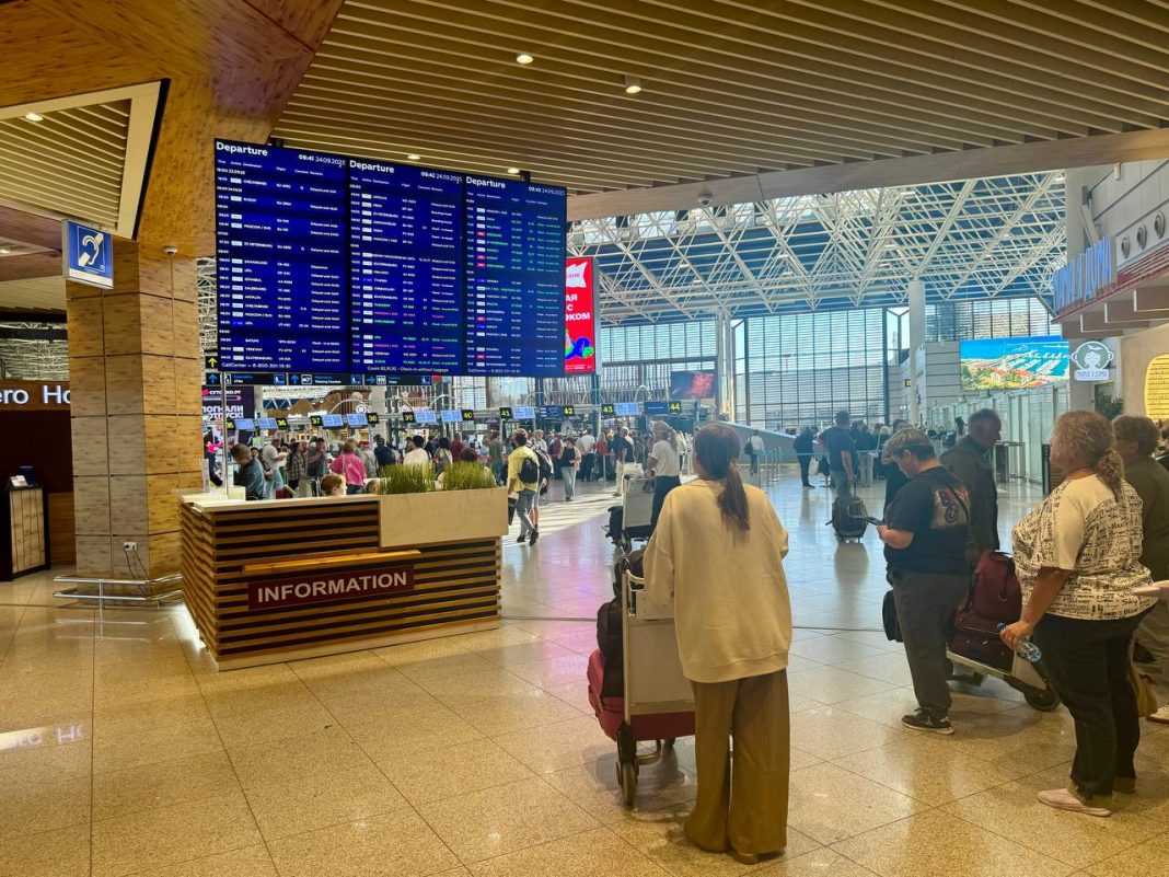 В Сочи задержаны вылеты 15 рейсов, аэропорт нормализует график