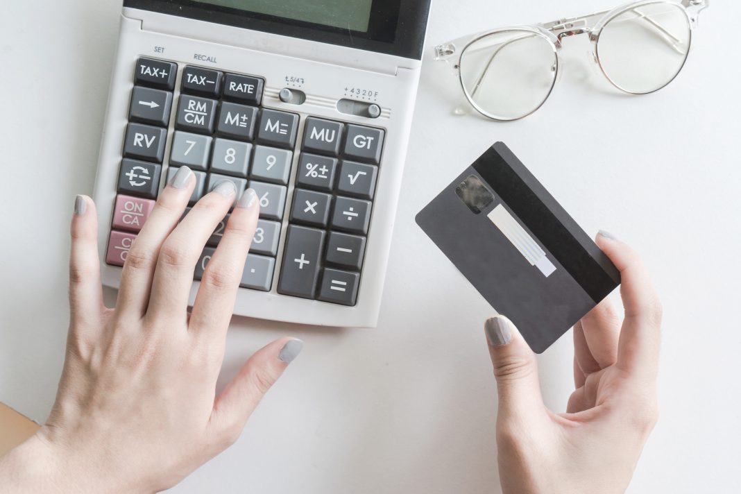 Отечественный бизнес вдвое чаще привлекает самозанятых